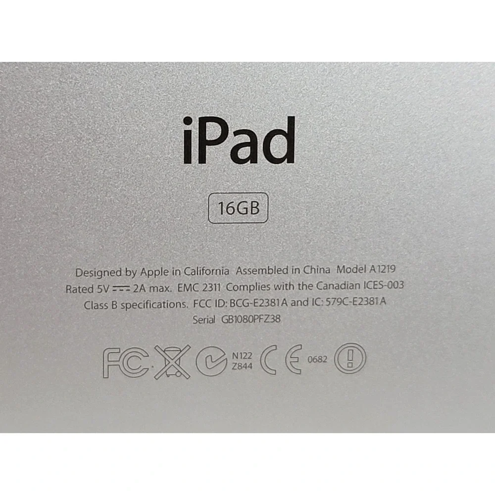 Lot of 2 Apple iPad 1st Generation (16GB/32GB) A1219 A1337 WiFi/3G Cleaned Works